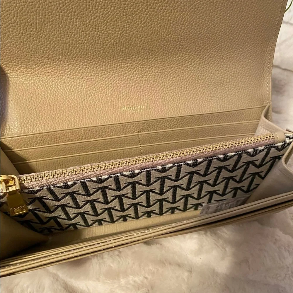 ✨🆕✨Brand New Moncrief Large Wallet